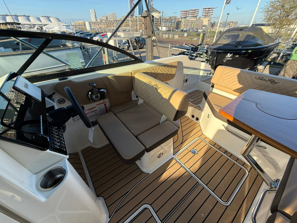 Sea Ray SDX 230 — foto 15 van 22