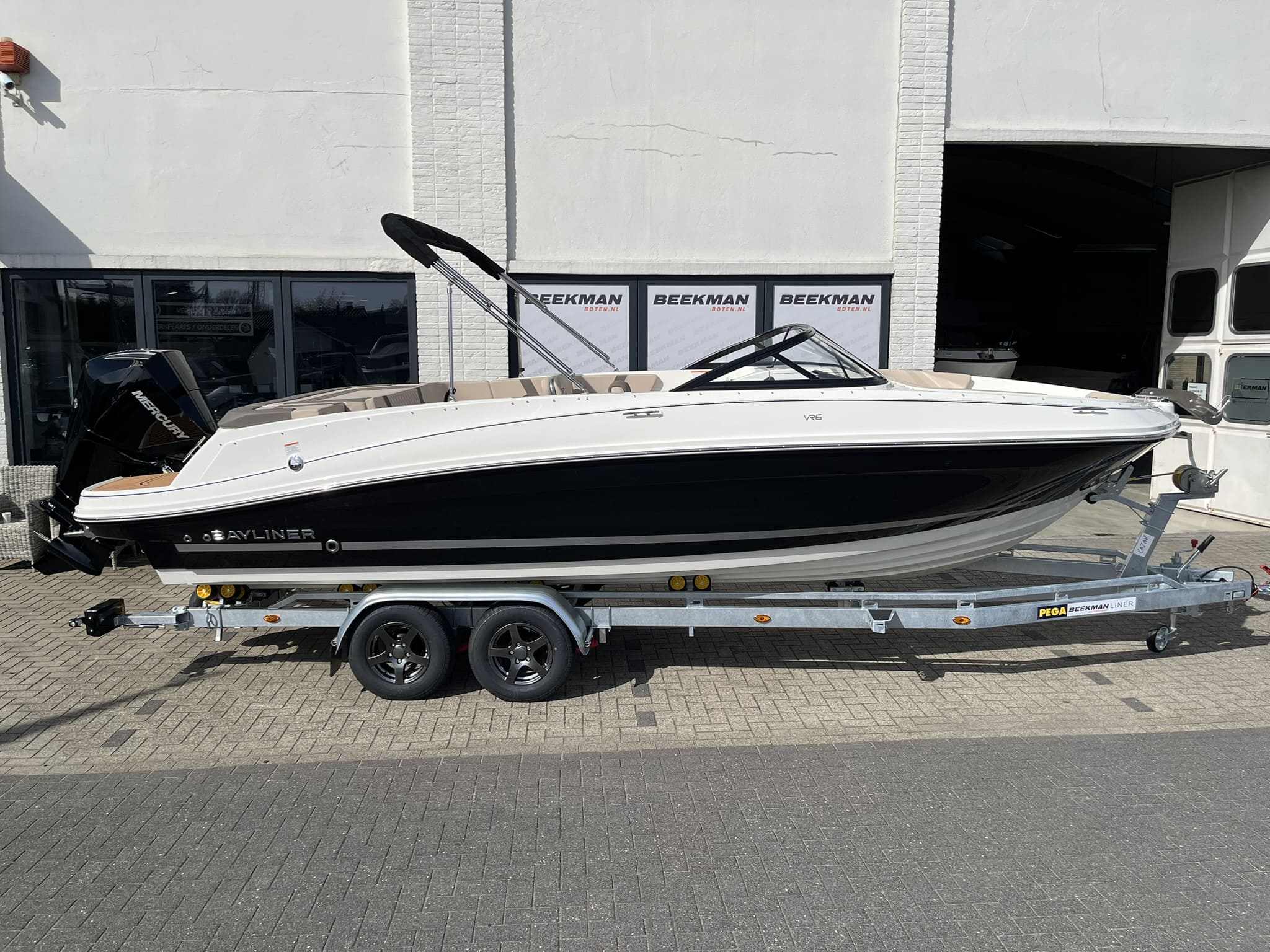 Bayliner VR6 Bowrider — foto 2 van 31