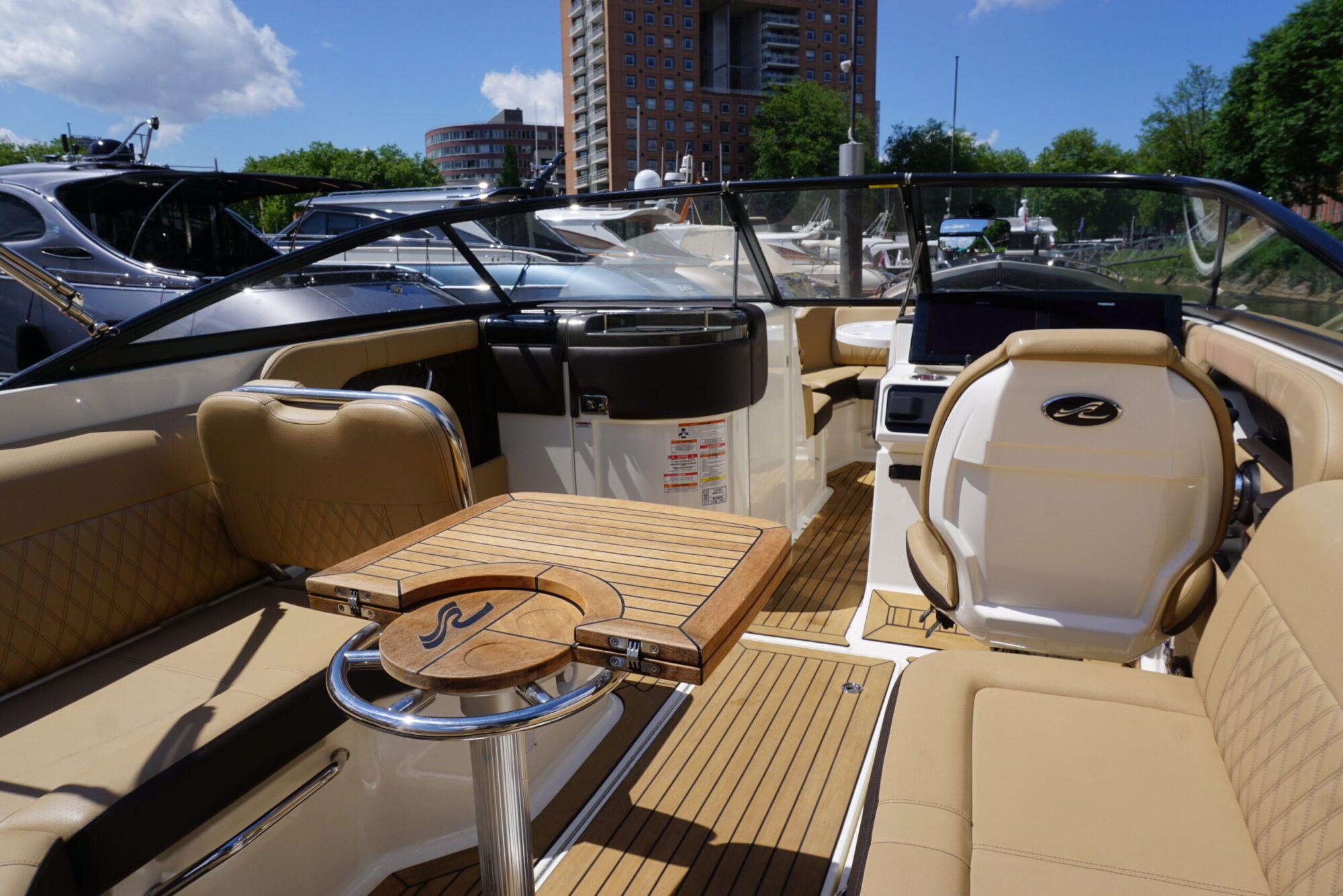 Sea Ray 250 SLX — foto 12 van 33