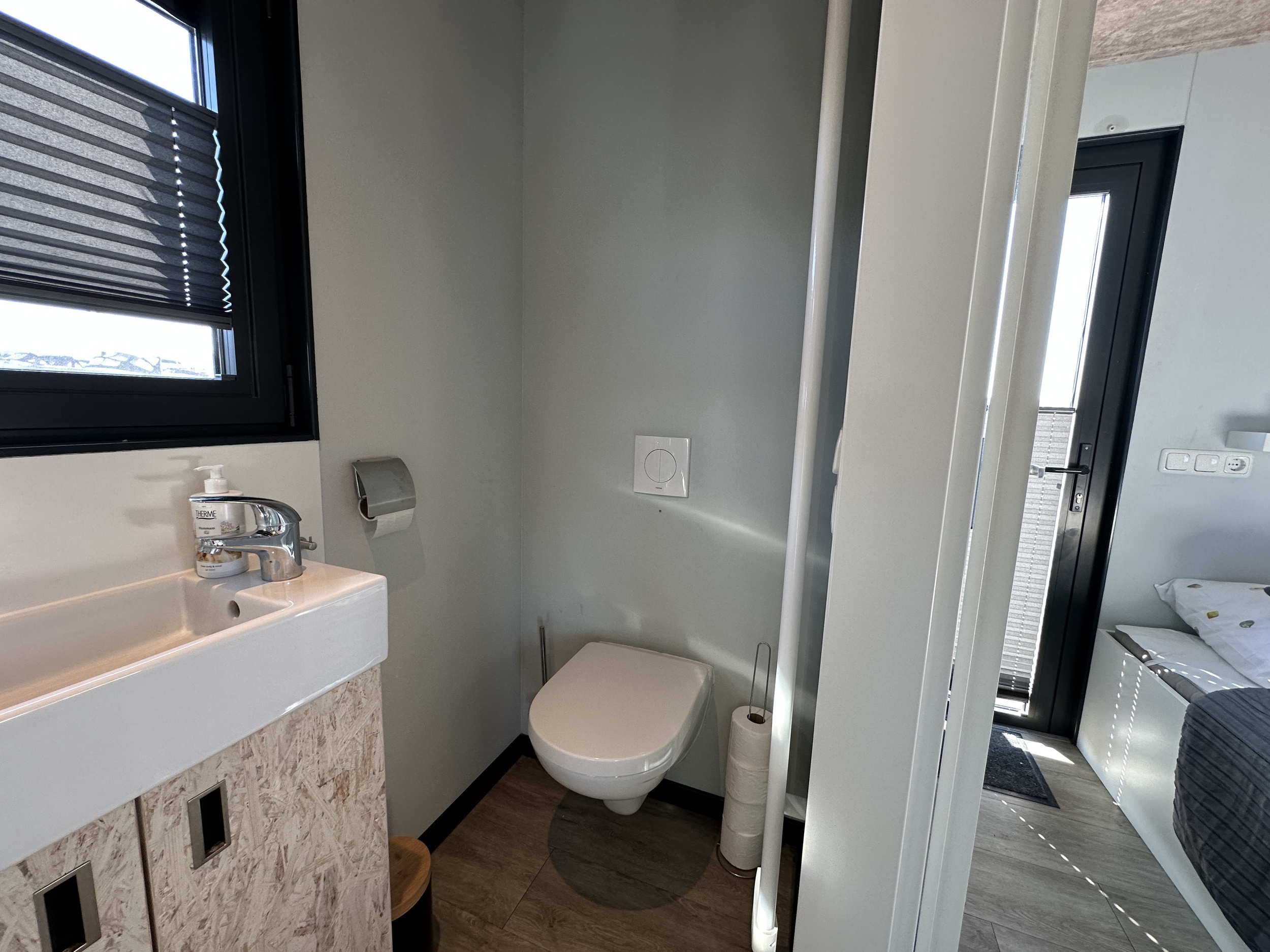 Gielissen Marin Home 32 Tiny Houseboat — foto 33 van 43