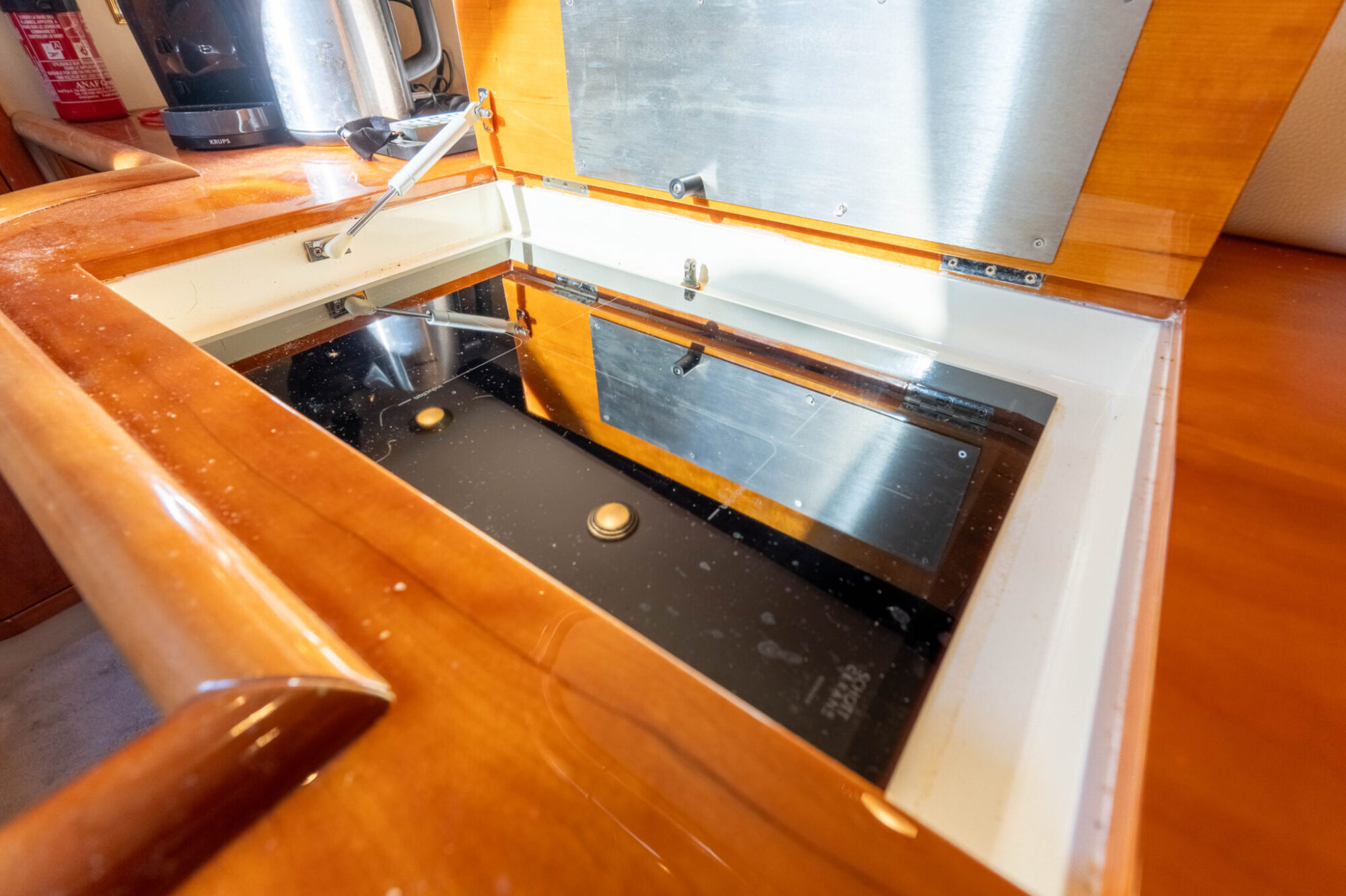 Sunseeker Camarque 47 Cabrio — foto 19 van 48