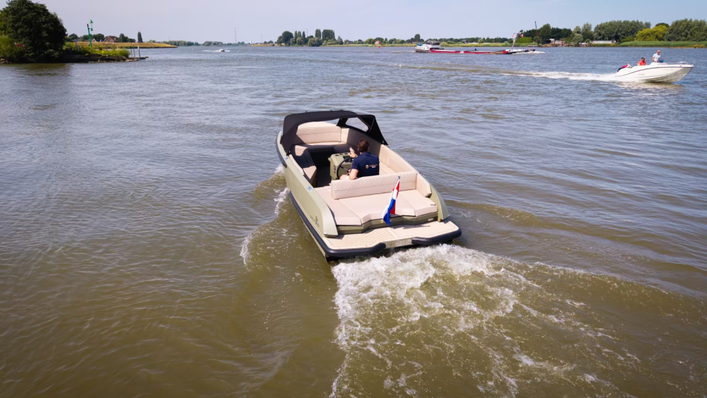 Qualia QT20 E | Elektrische aluminium tender — foto 7 van 24