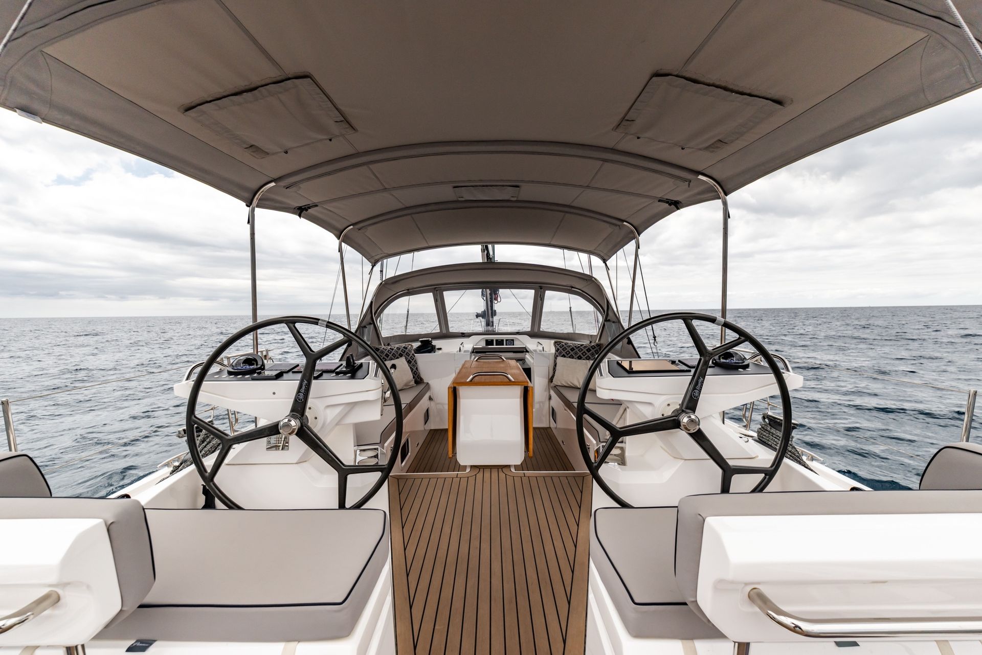 Oyster 495 - "Teewinot" — foto 9 van 12