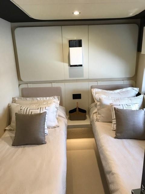 Azimut 77S — foto 2 van 2