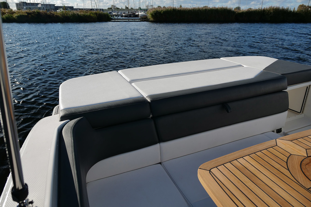 Sea Ray SPX 230 — foto 12 van 42