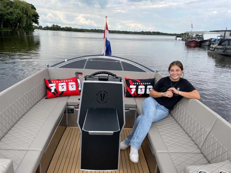 VanVossen 700 cabine sloep vaarklaar Suzuki 100pk — foto 14 van 23