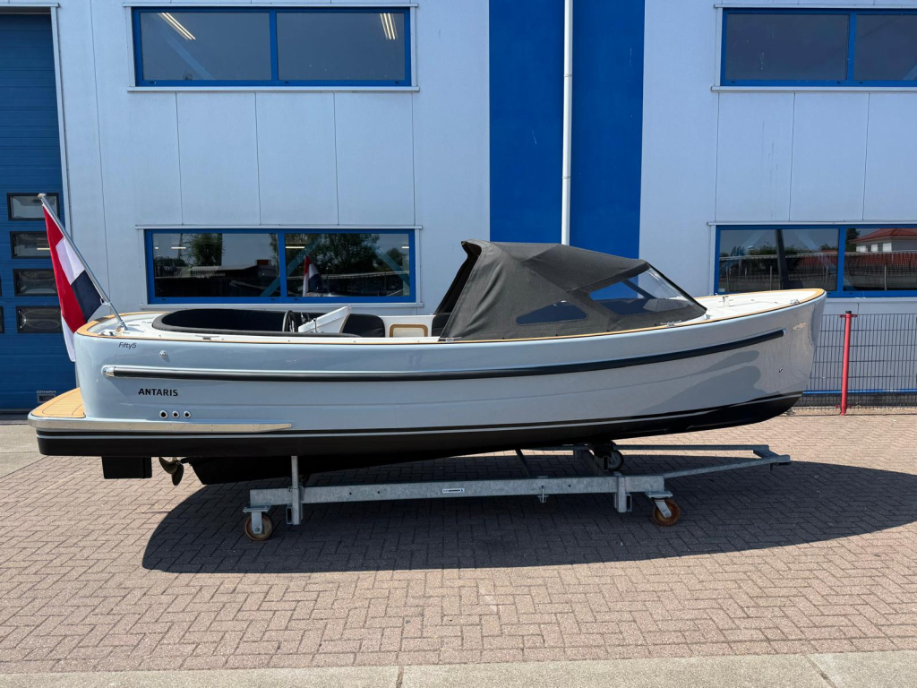 Antaris Fifty5 met Vetus 27pk