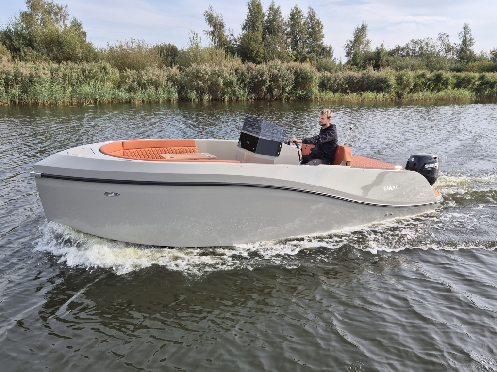 Giant 660 Tender | nieuwe Suzuki DF100 | vaarklaar DEMO
