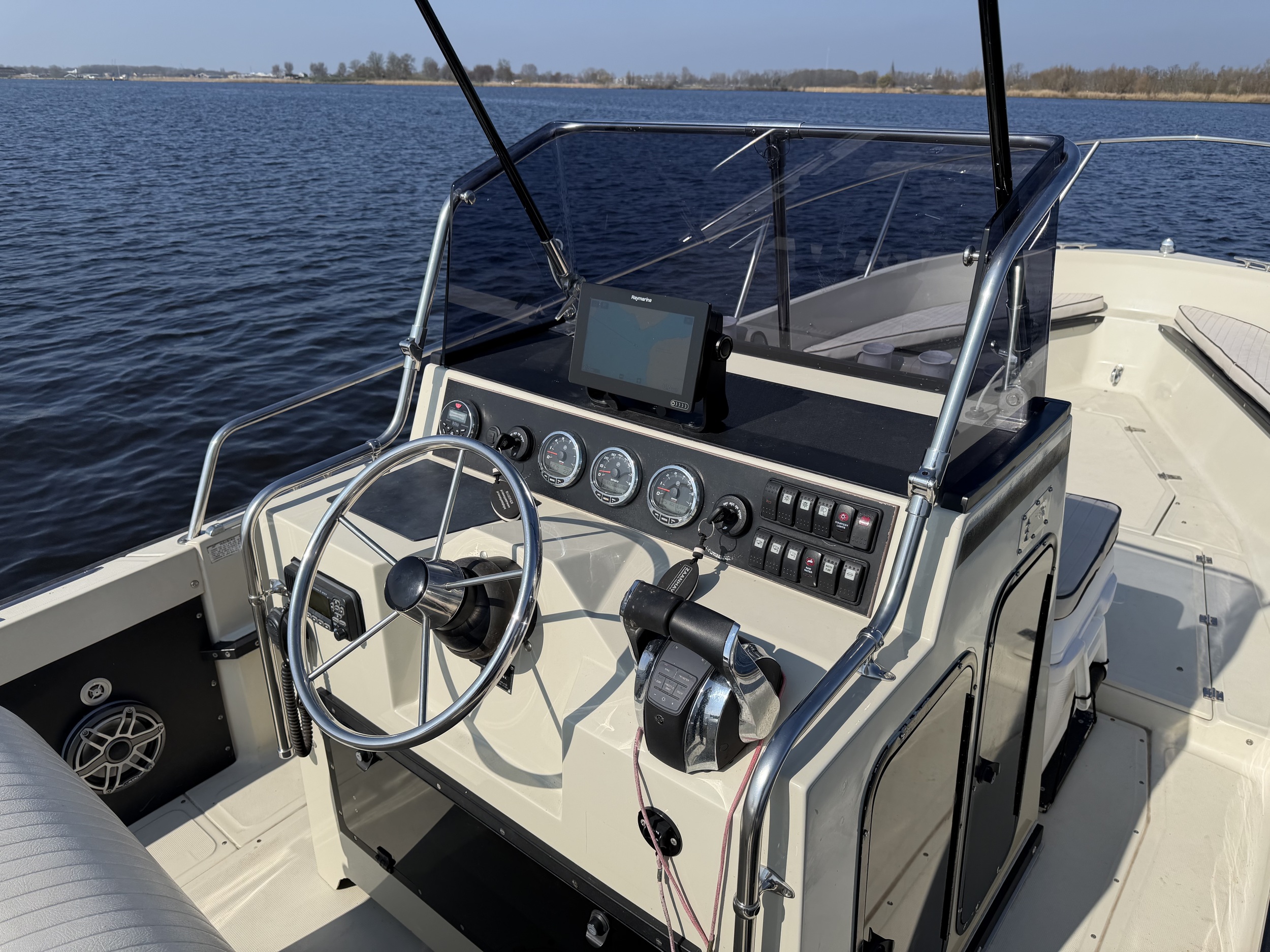 Boston Whaler 25 Outrage — foto 26 van 37
