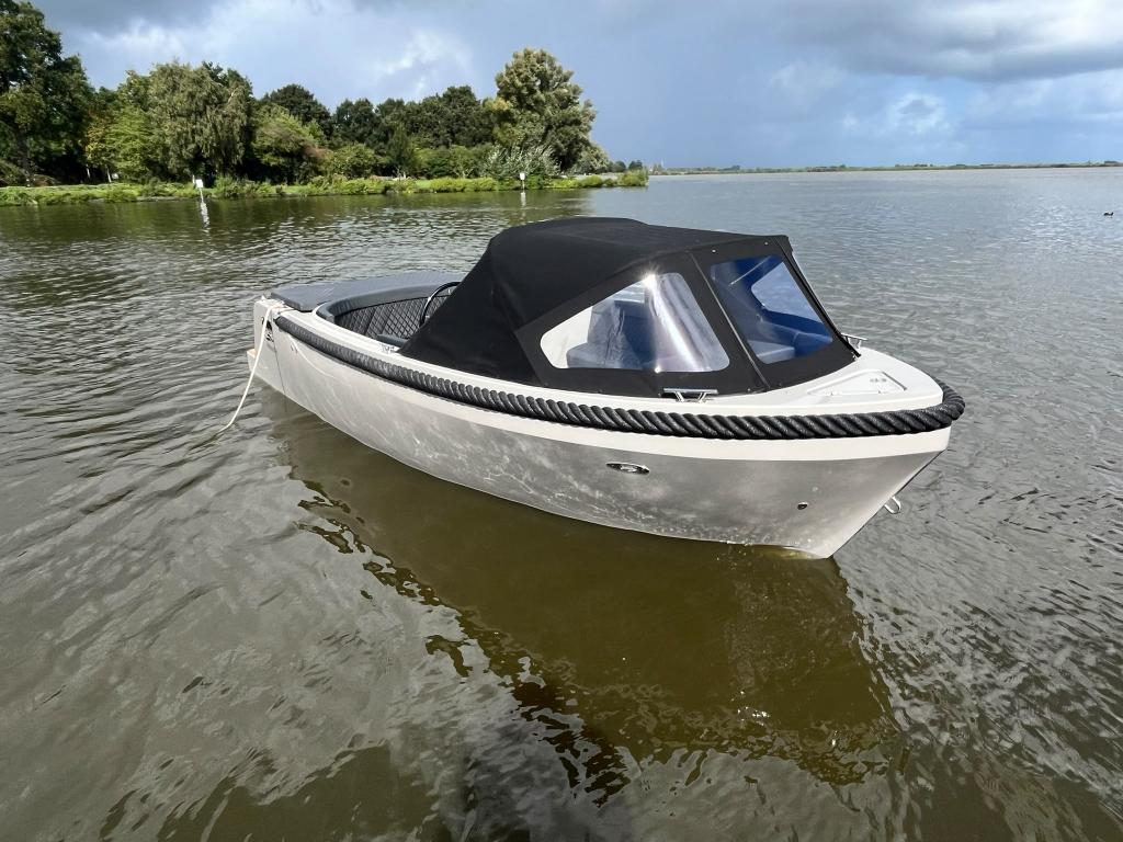 Meersloep 600 – BJ 2025 – Honda 20 PK – Zeer compleet — foto 10 van 13