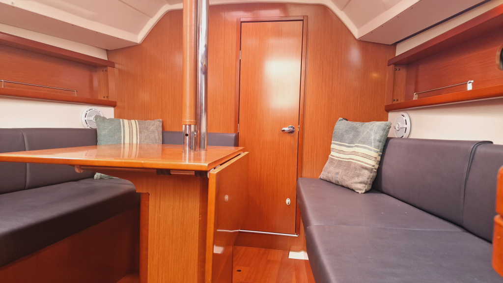Beneteau Oceanis 31 (ondiepe kiel) — foto 25 van 35