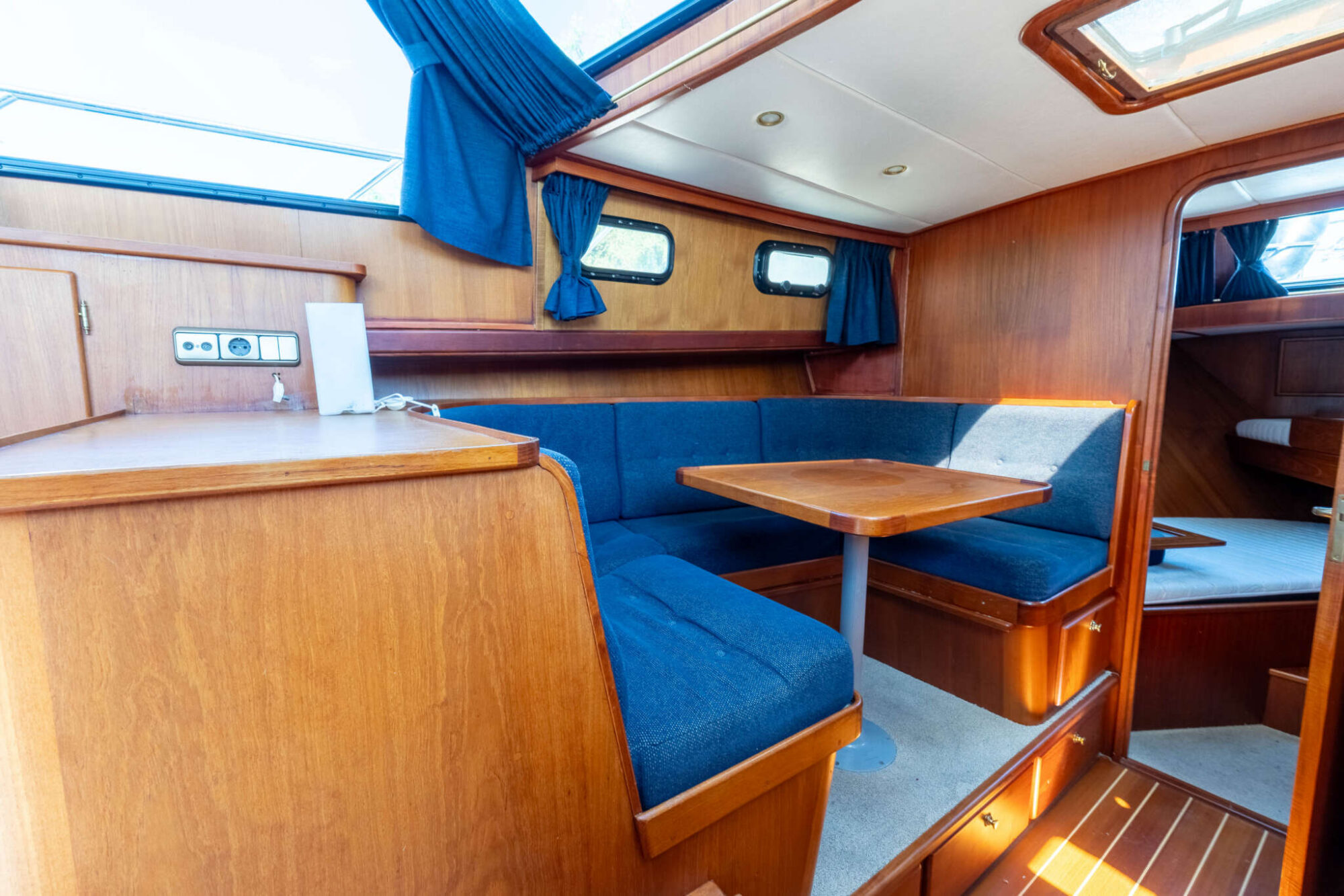 Explorer Classic 14.00 AK Cabrio — foto 8 van 49