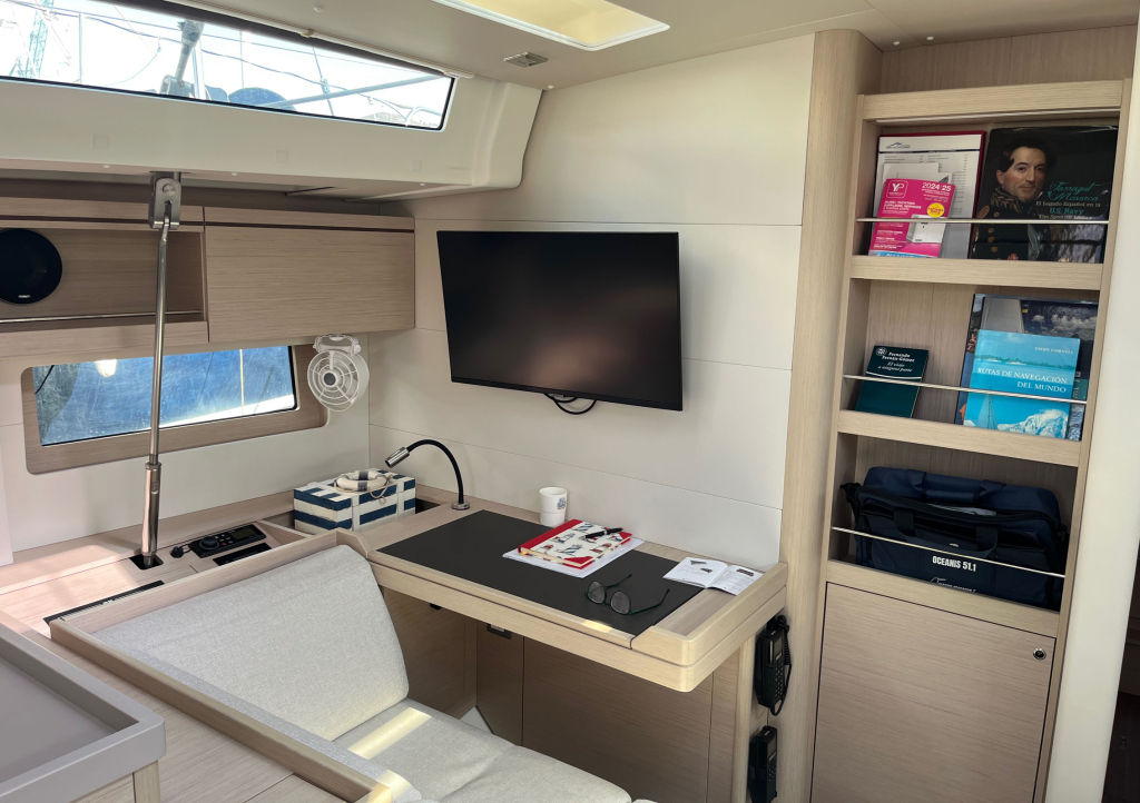 Beneteau Oceanis 51.1 — foto 22 van 47