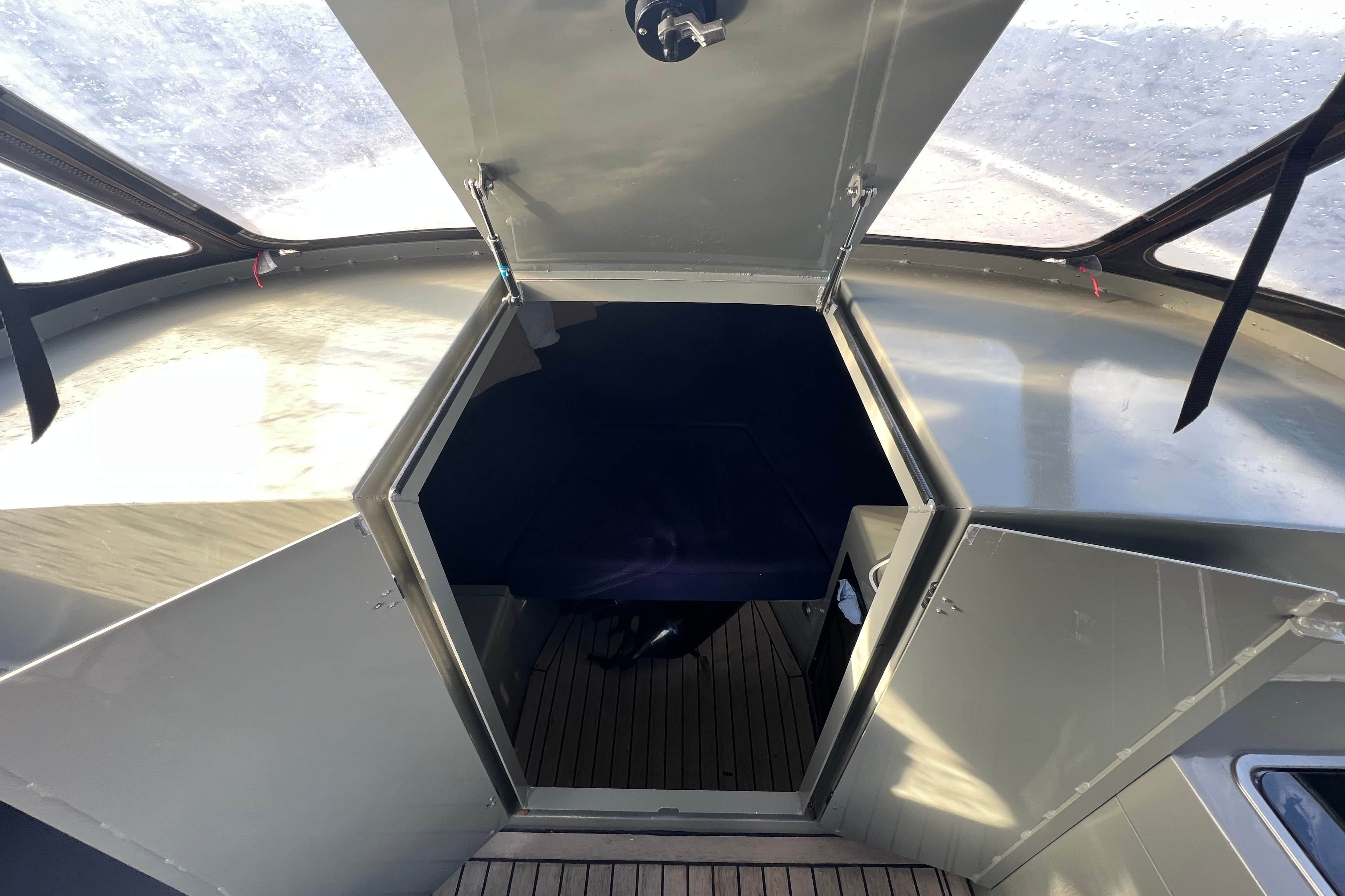 Waterman 8.0 Cabin — foto 20 van 36