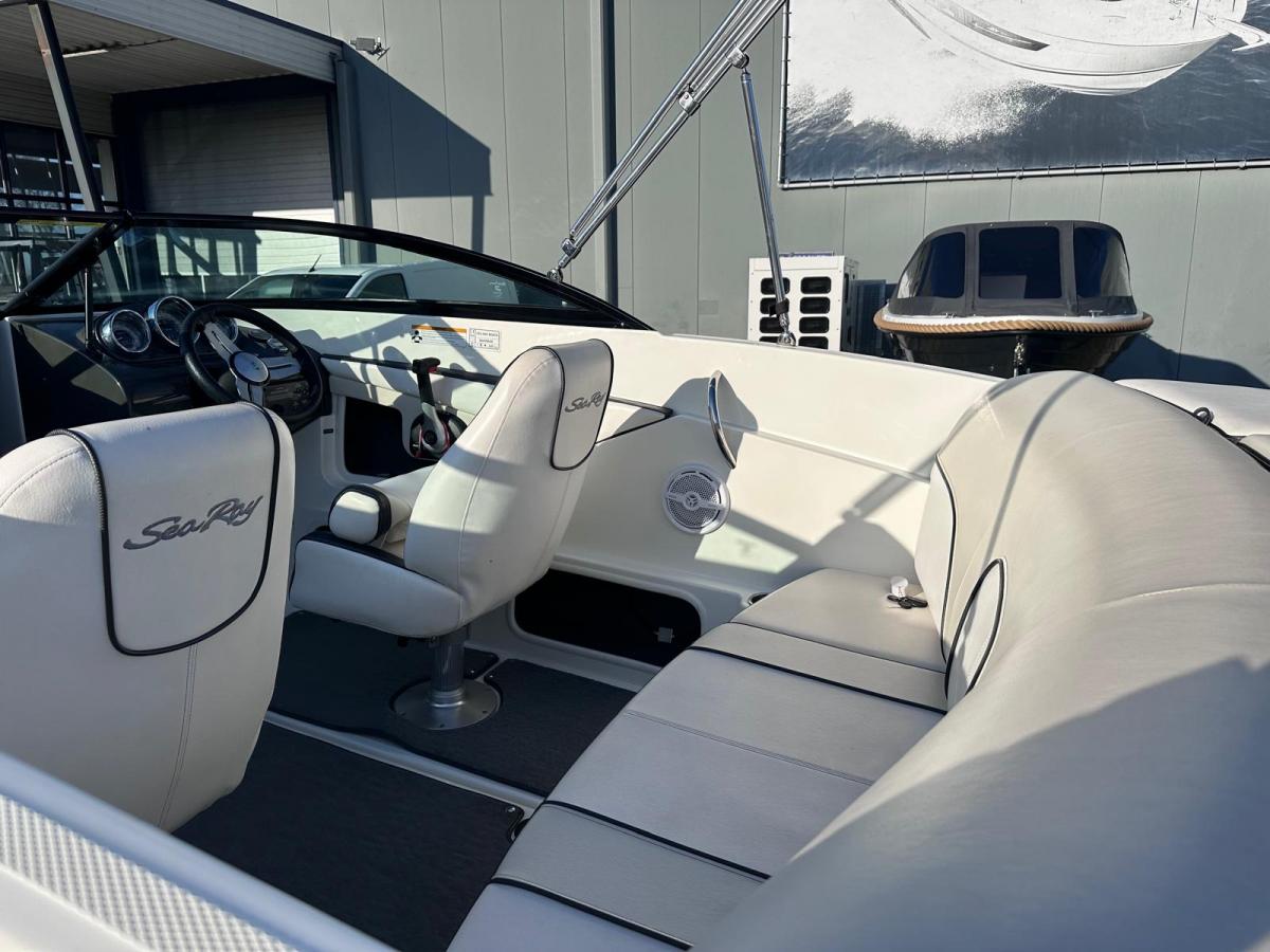 Sea Ray 190 Sport Bowrider — foto 10 van 25