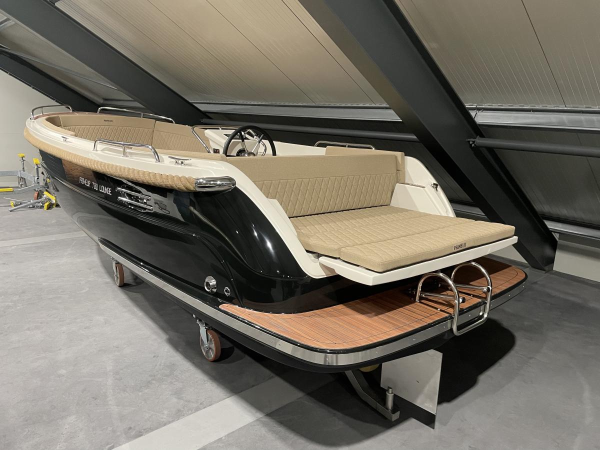 Primeur 700 Lounge