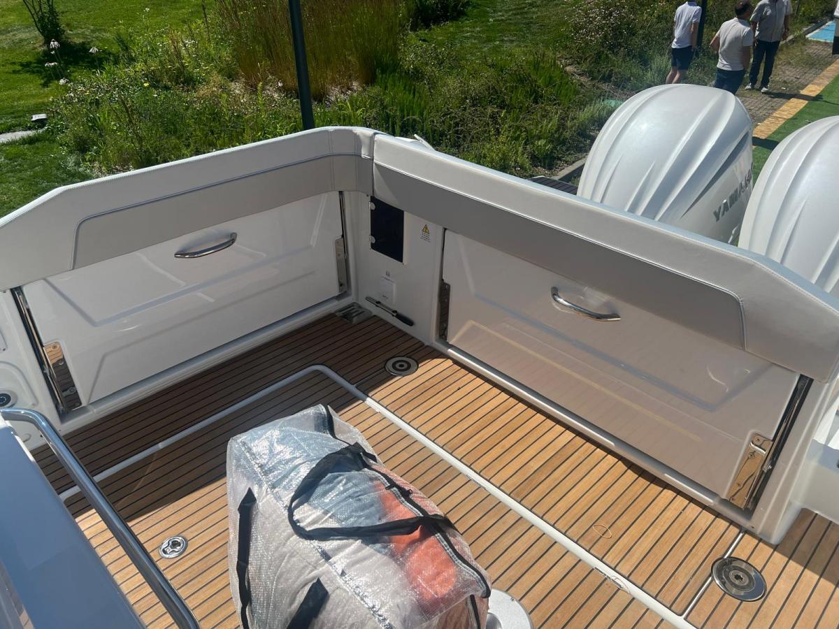 Jeanneau Cap Camarat 9.0CC S2 nieuw model! Dit schip is aanwezig op de Yamaha stand van hiswa te water 2026. — foto 22 van 33