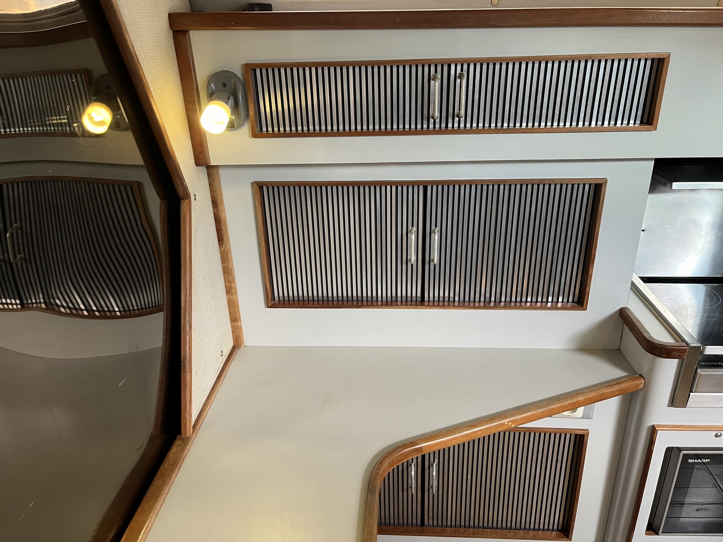 Sea Ray 390 Express Cruiser — foto 22 van 43