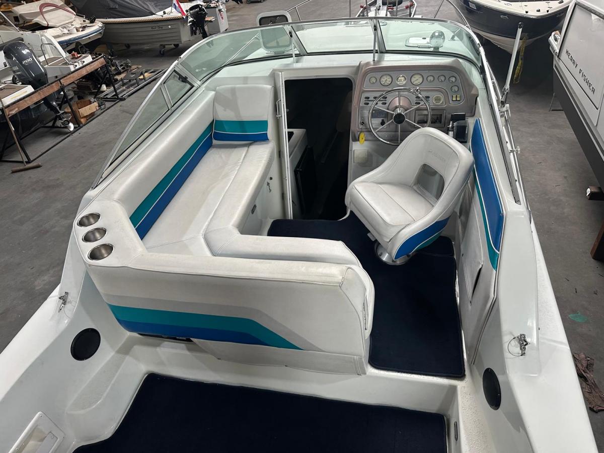 Rinker 260 FIESTA FEE — foto 6 van 17