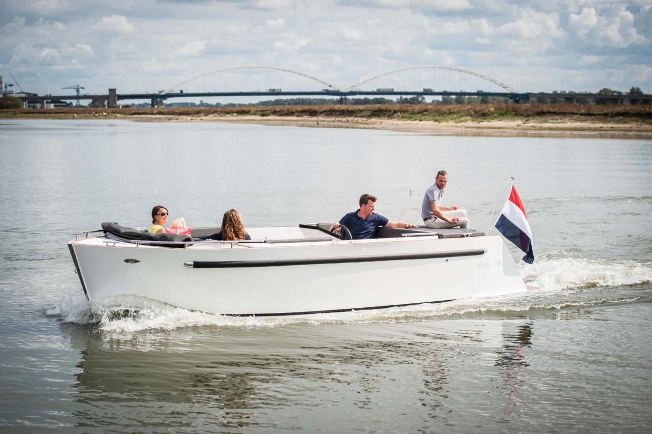 Maxima 730 tender — foto 15 van 28