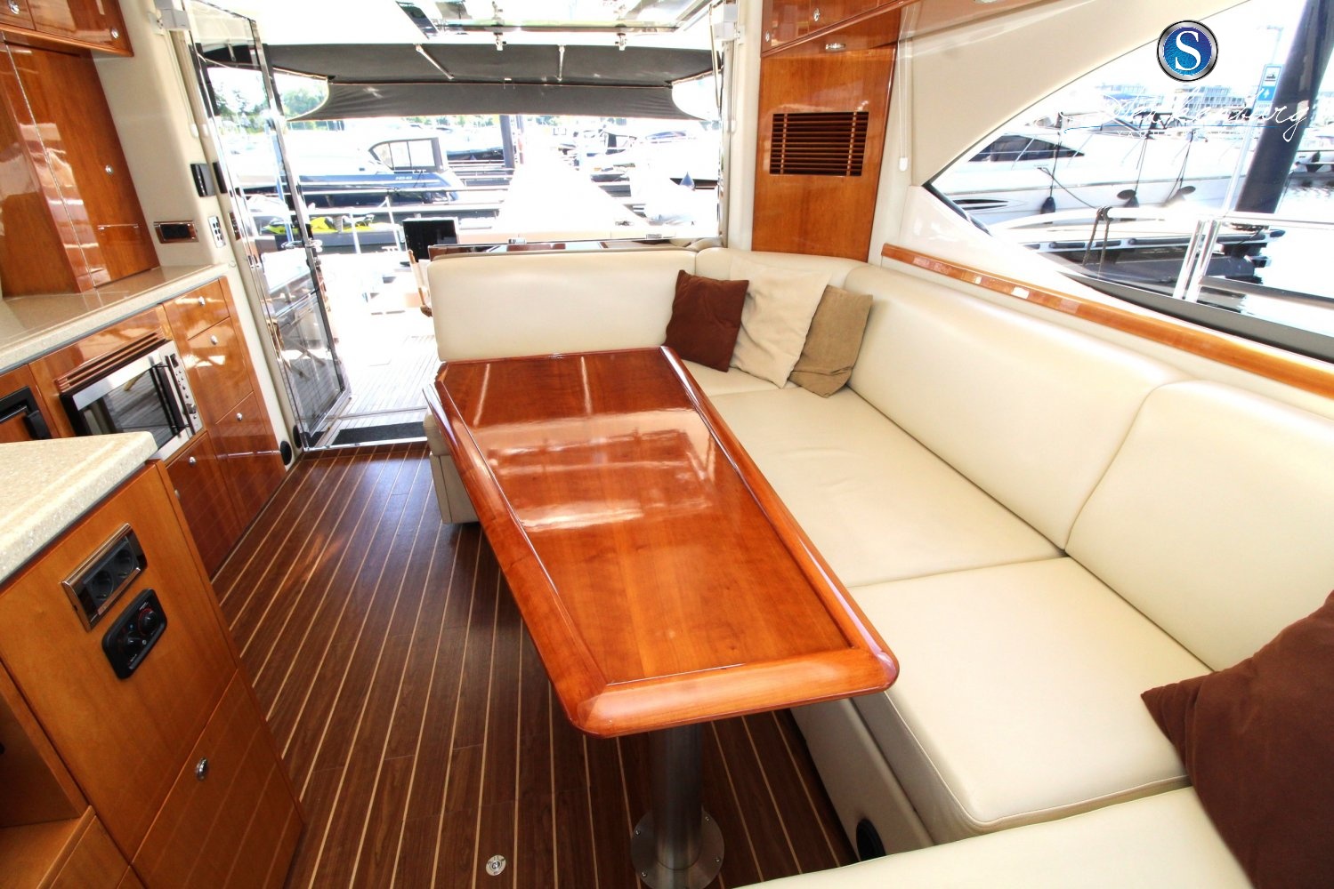 Rivièra 4700 Sport Yacht — foto 14 van 38