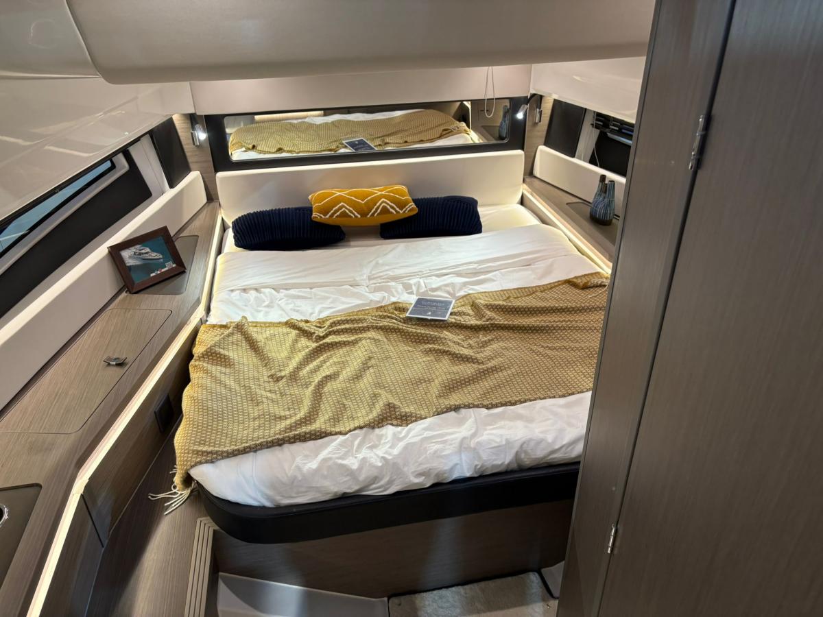 WELLCRAFT 38 EXPLORER — foto 14 van 30