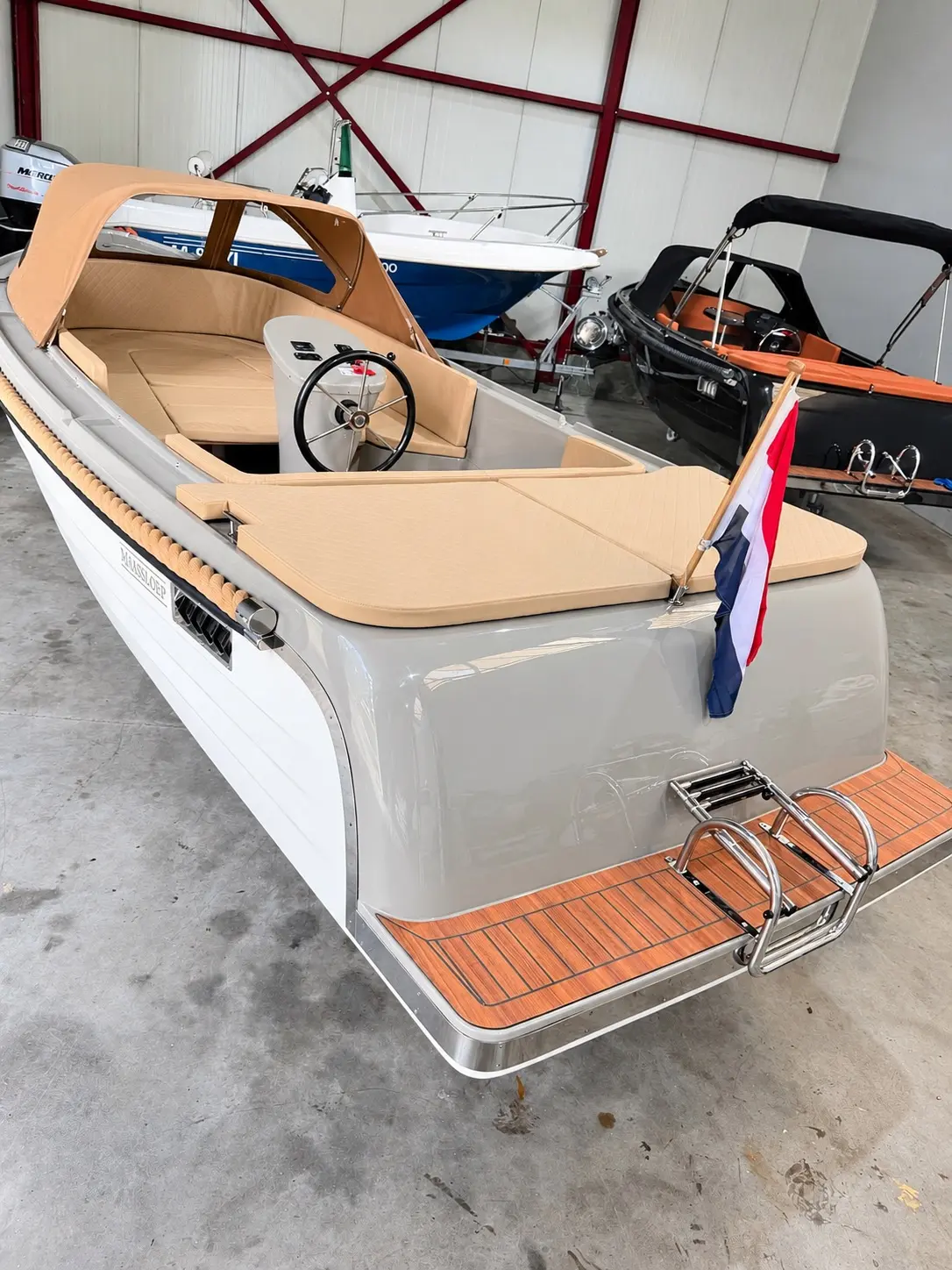 Maassloep 590 Honda 20pk 10 vaar uren € 20.950,- koopje — foto 1 van 9