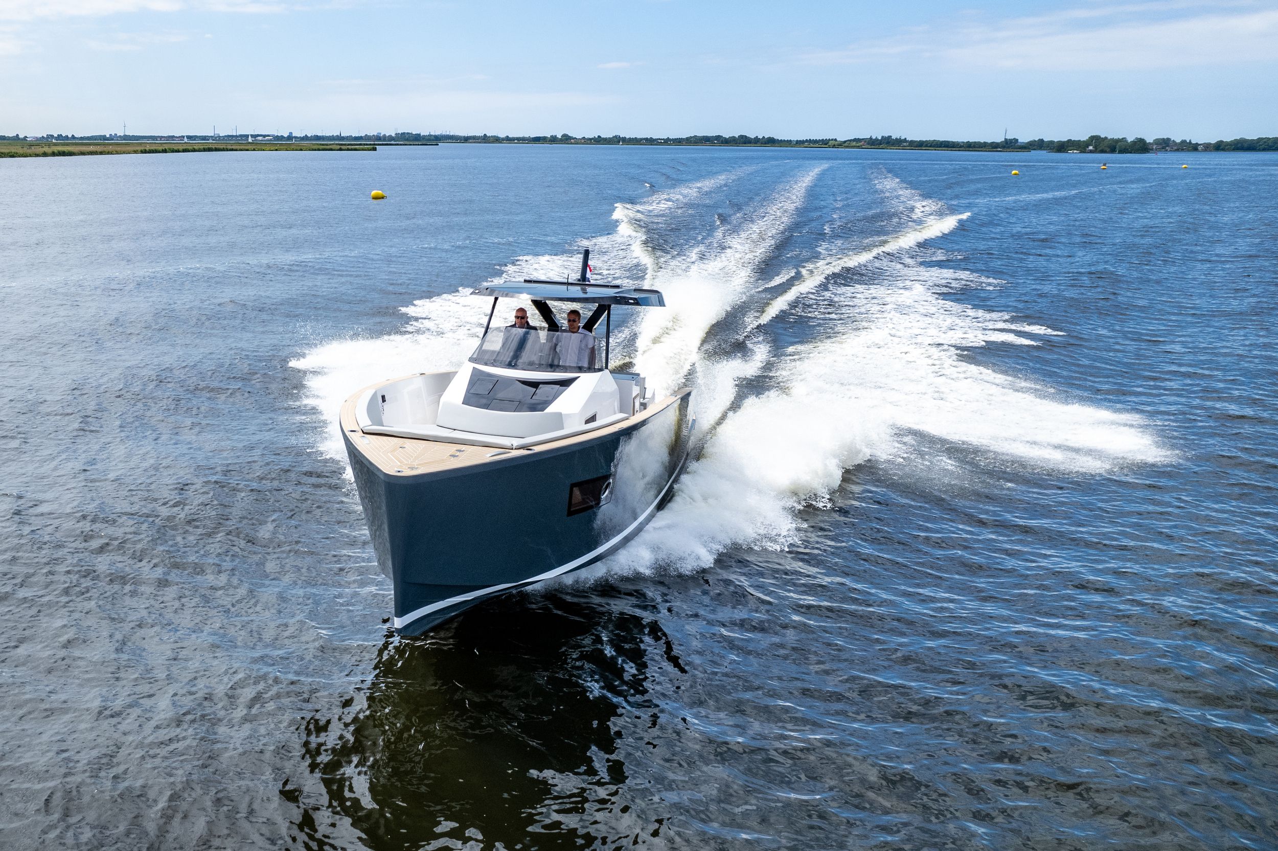 Tesoro T40 Inboard — foto 2 van 9