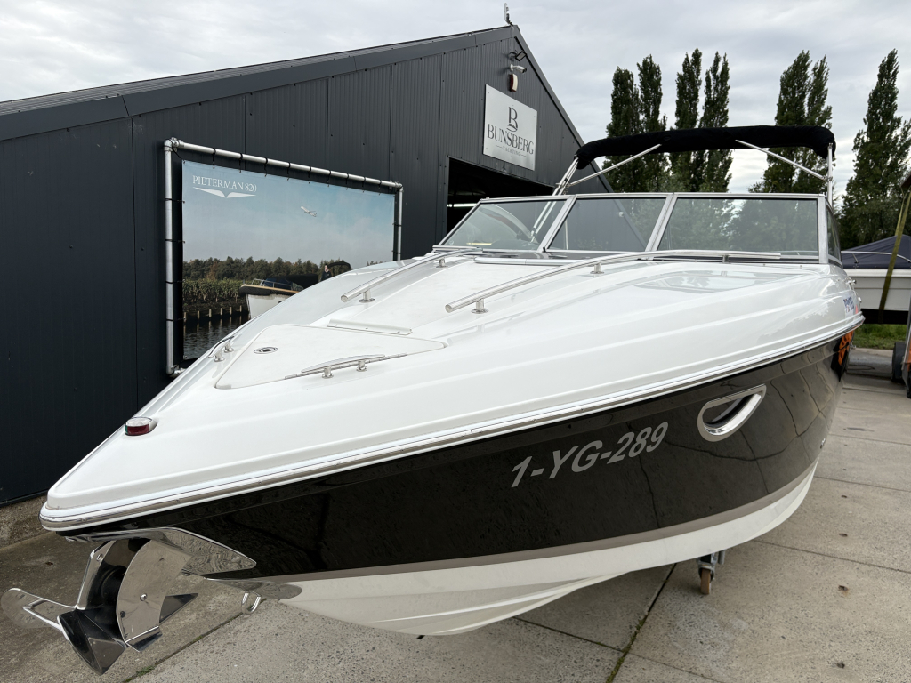 Cobalt 243 Cuddy (2011) — foto 3 van 6