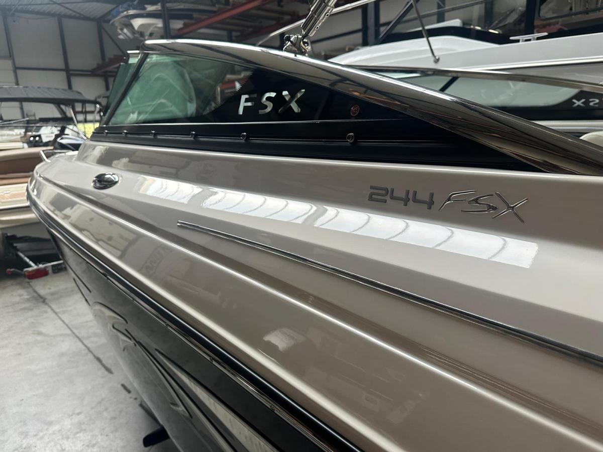 Monterey 244 FSX  Bowrider — foto 17 van 20