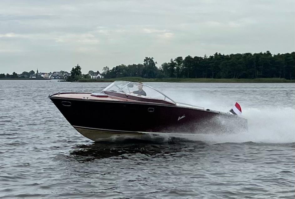 Boesch 850 Runabout Deluxe — foto 2 van 40