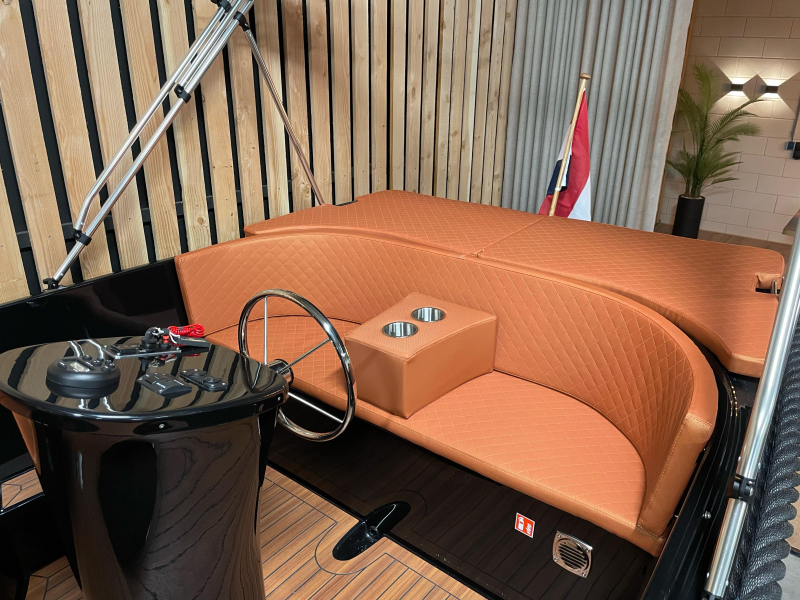 Maassloep 570 Honda 20pk — foto 6 van 12