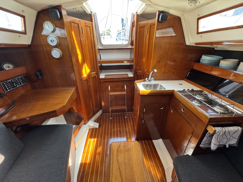 Hunter 28.5 — foto 13 van 44
