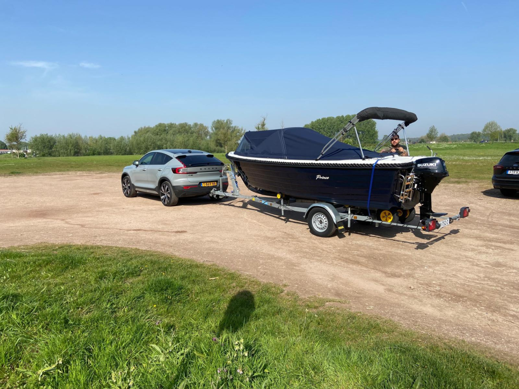 4-Family 530 sloep – Suzuki 20 PK – compleet met trailer 530 — foto 10 van 12