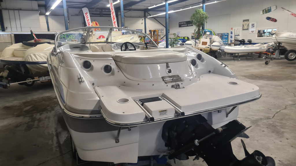 Starcraft C-star 1700 3.0 Mercruiser en trailer — foto 6 van 16