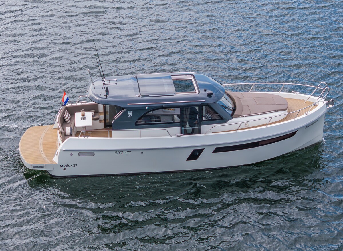 Maxima 37