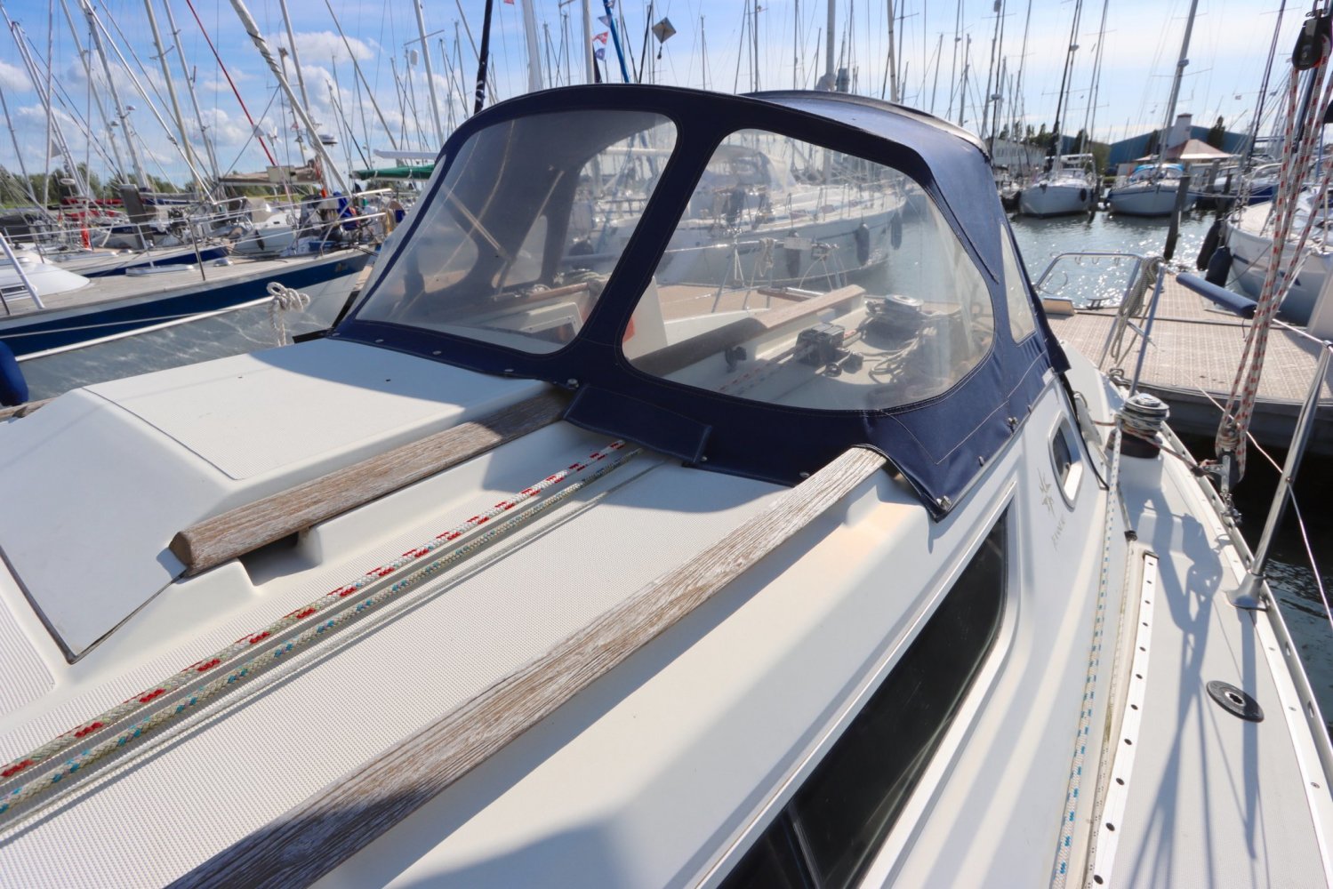 Jeanneau - Sailing Yacht - GRP (Polyester) - 1994 - € 27.500 — foto 3 van 11