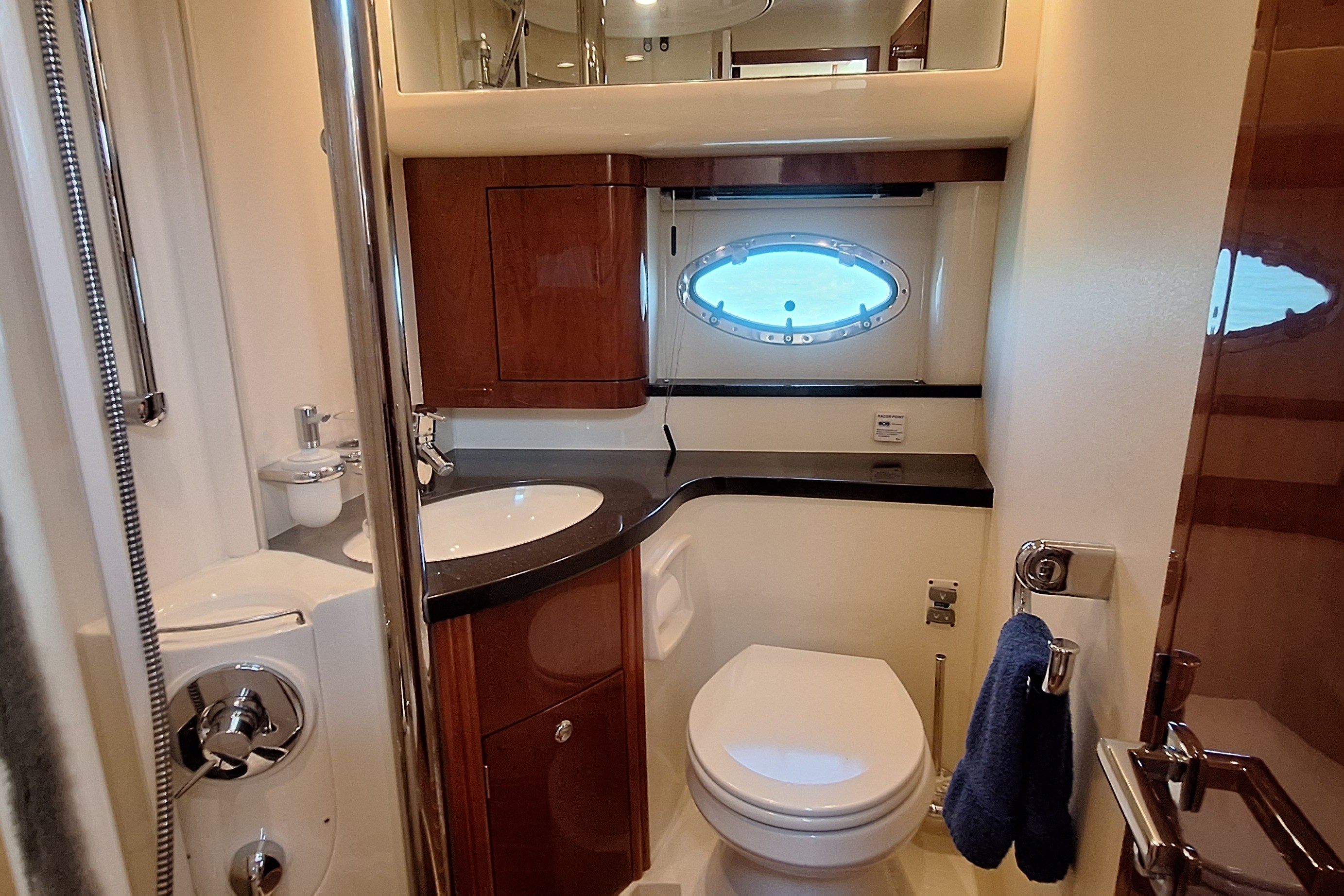 Fairline Phantom 40 — foto 72 van 87