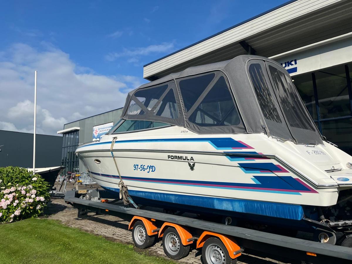 Formula F-280 SS Cuddy cabin — foto 3 van 27
