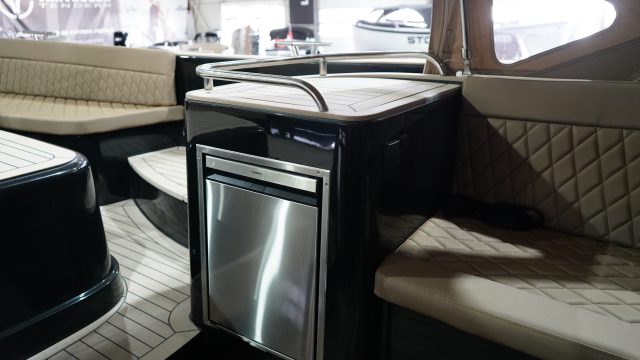 Waterspoor  808 Open | All Black | 110pk Yanmar | DIRECT VAARKLAAR — foto 16 van 20