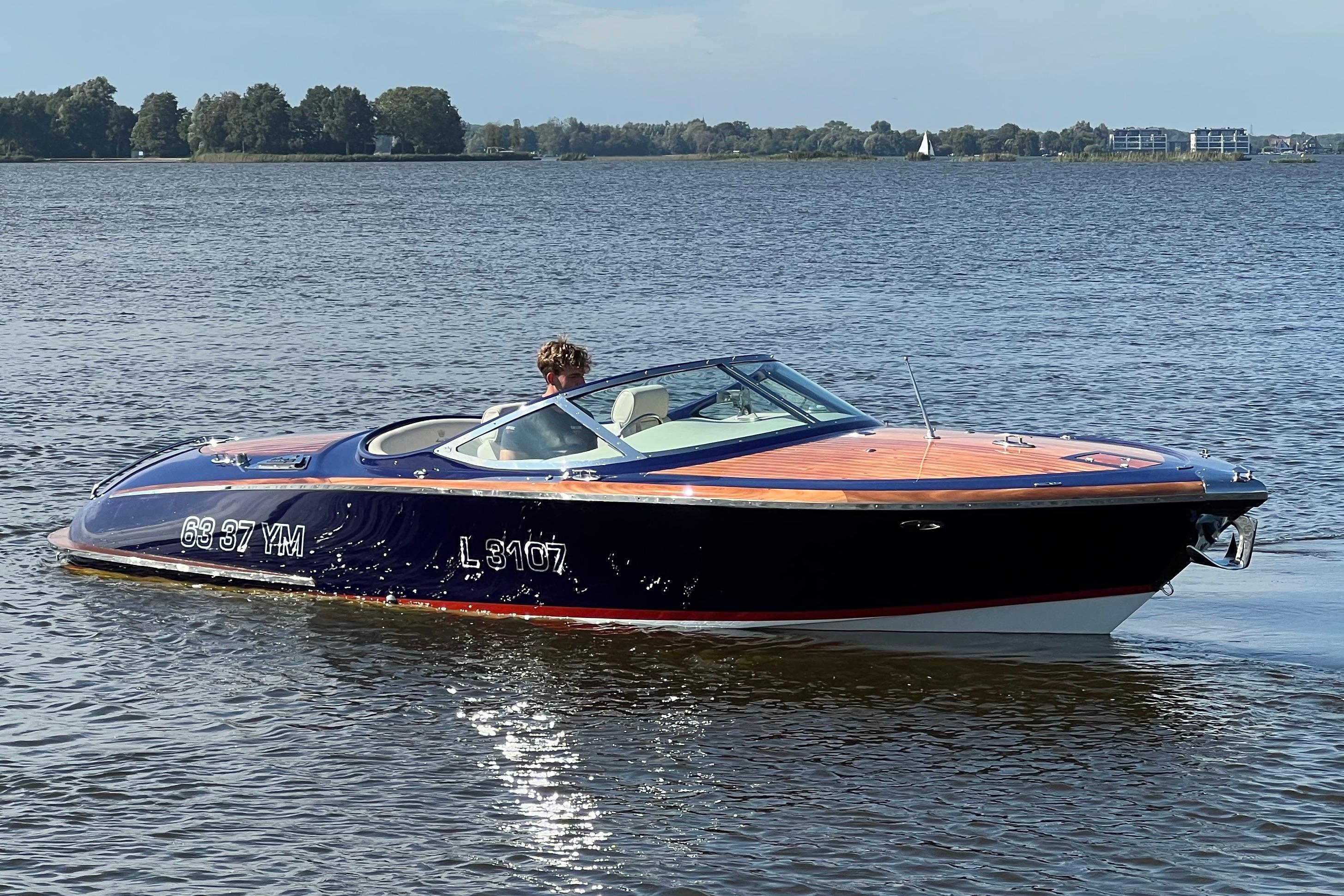 Kral 700 Classic — foto 1 van 22