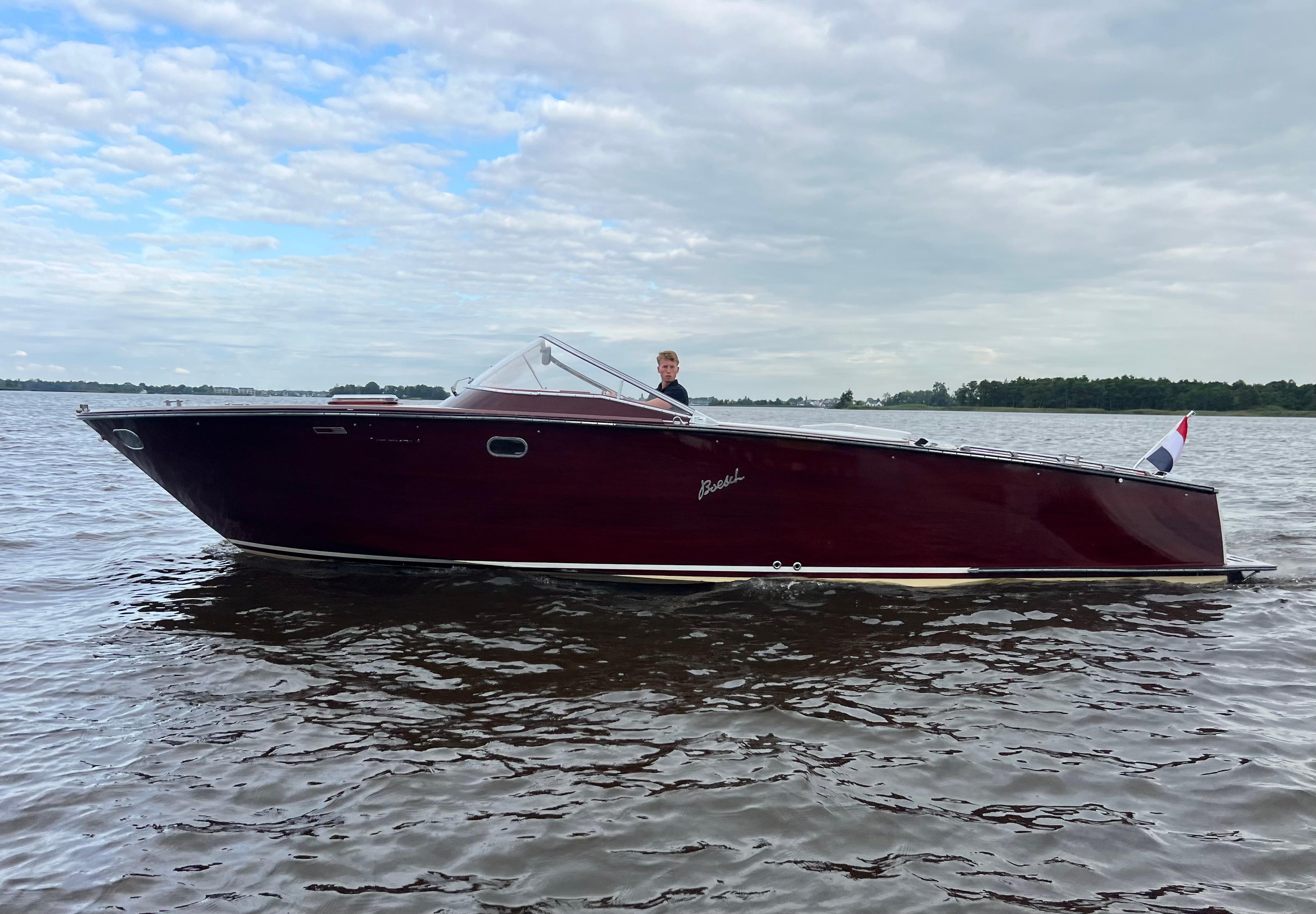 Boesch 850 Runabout Deluxe — foto 4 van 40