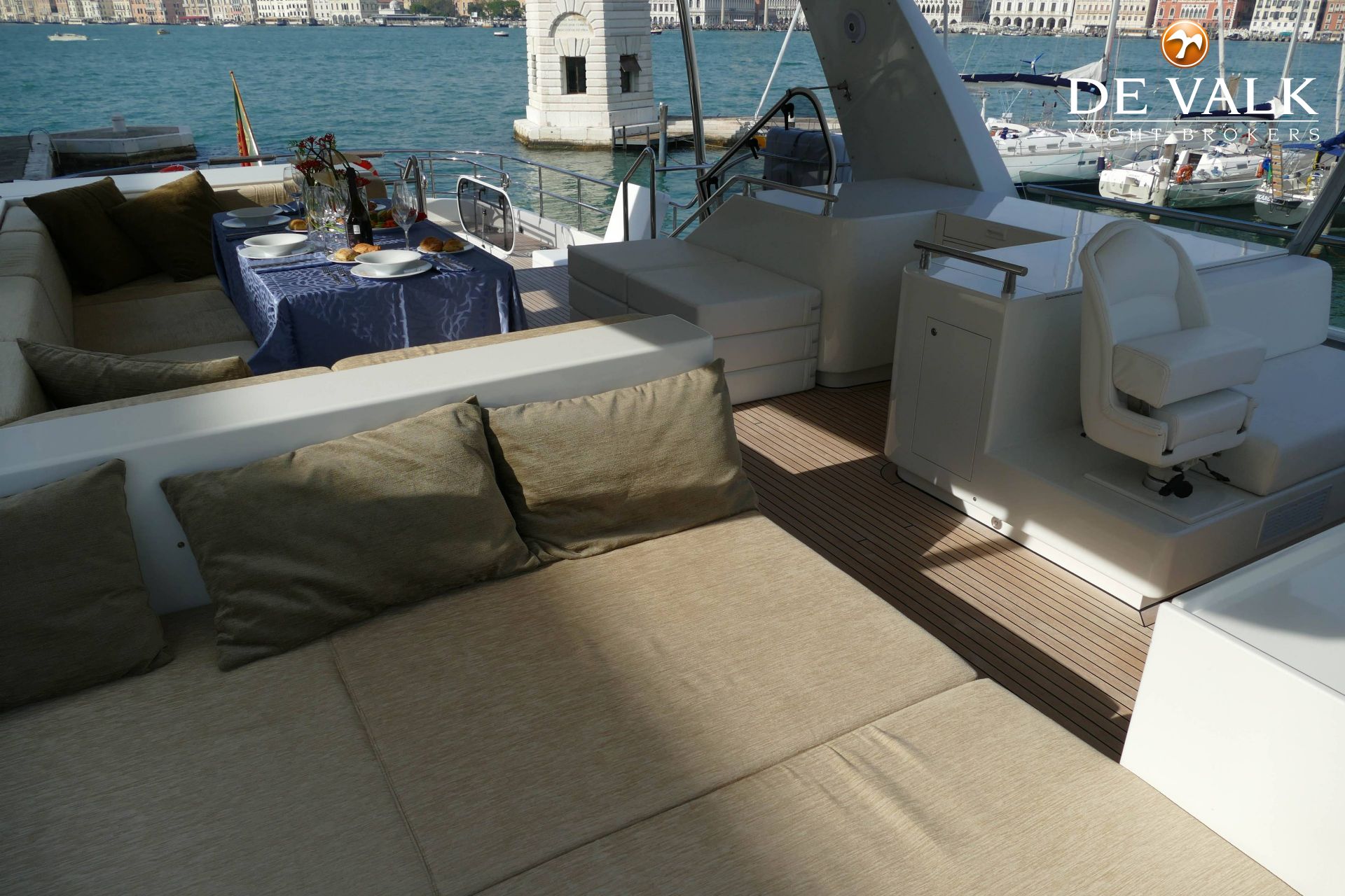 Favaro Yachts Explorer 76 — foto 16 van 38