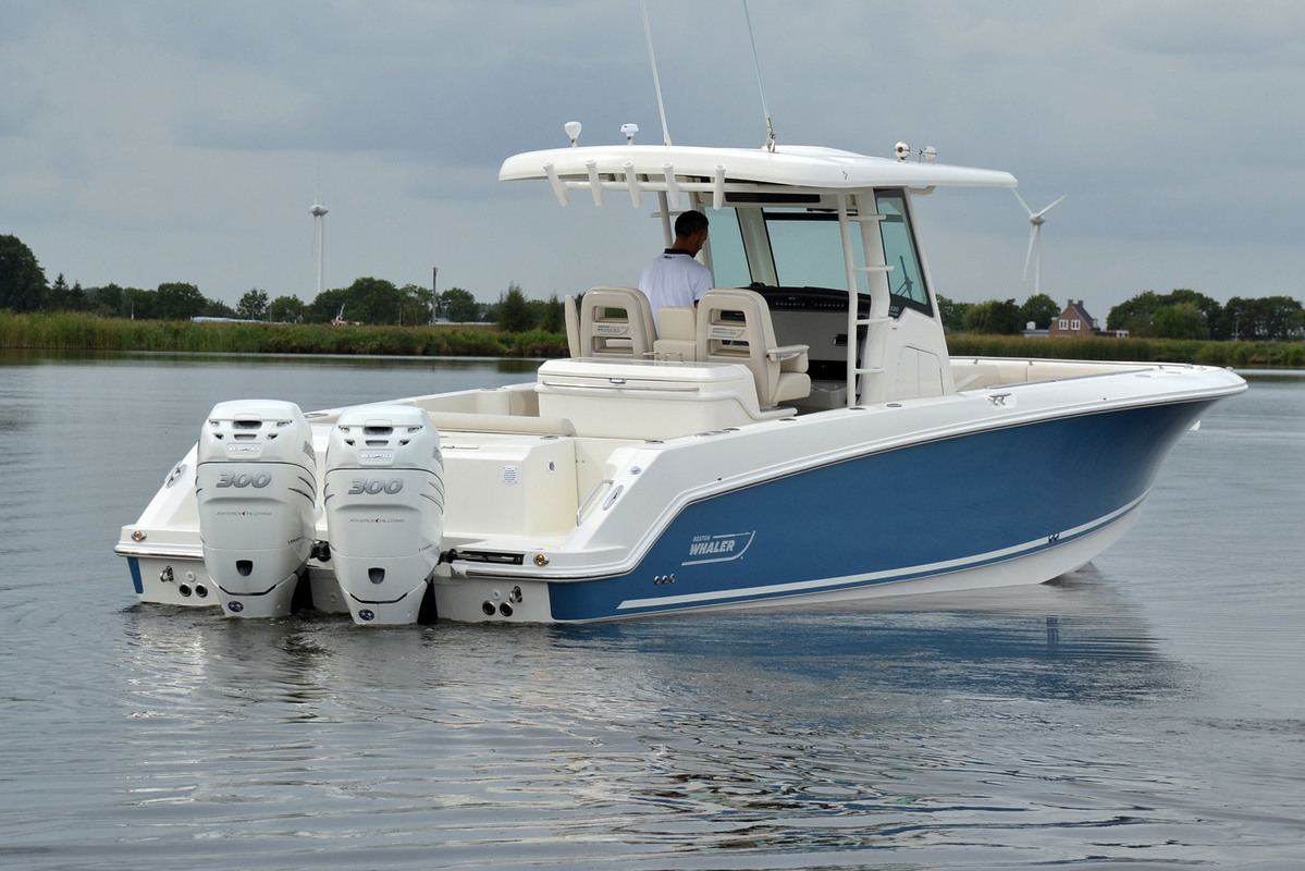 Boston Whaler 330 Outrage — foto 2 van 40
