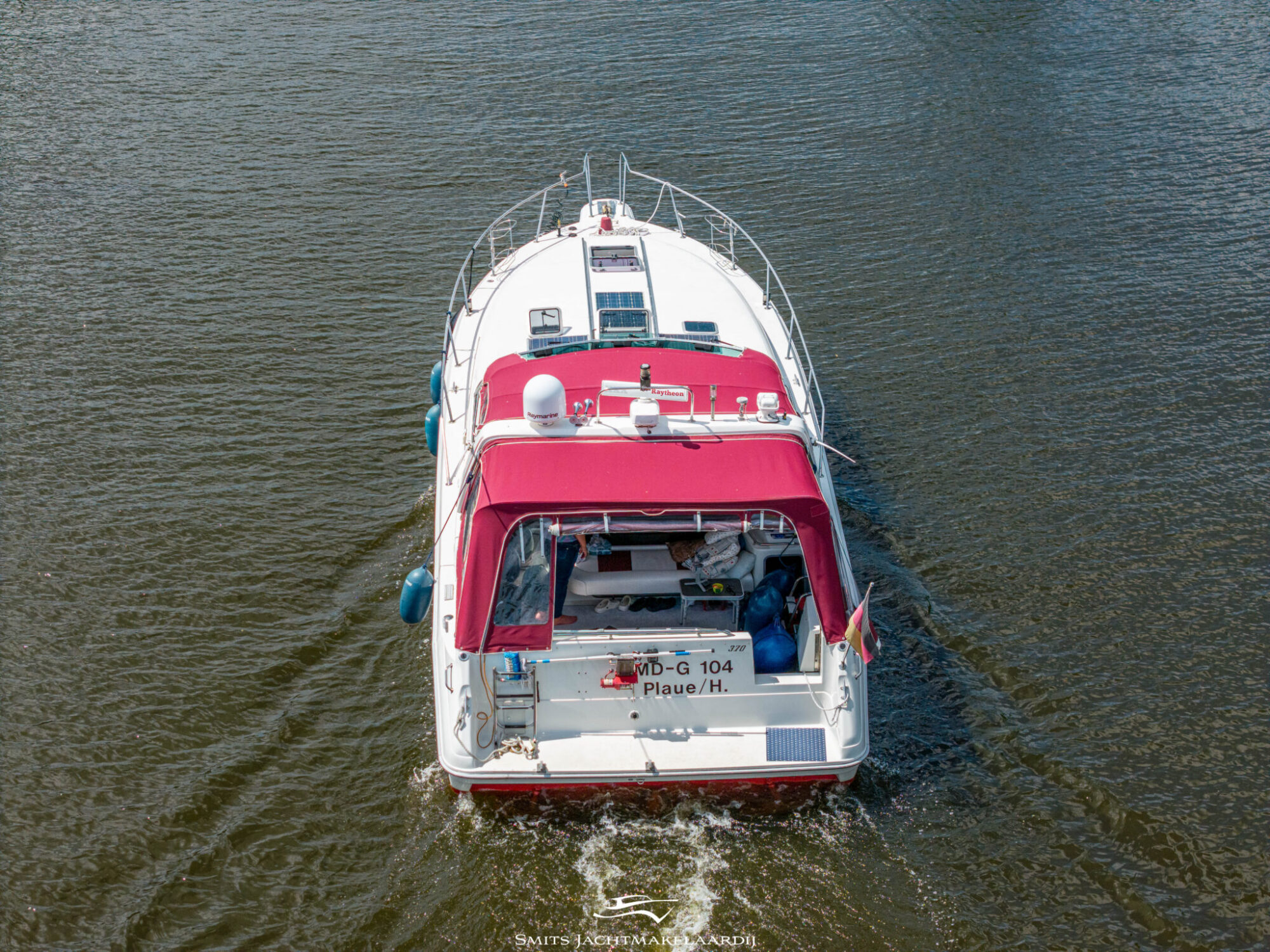 Sea Ray 370 Express Cruiser — foto 55 van 59