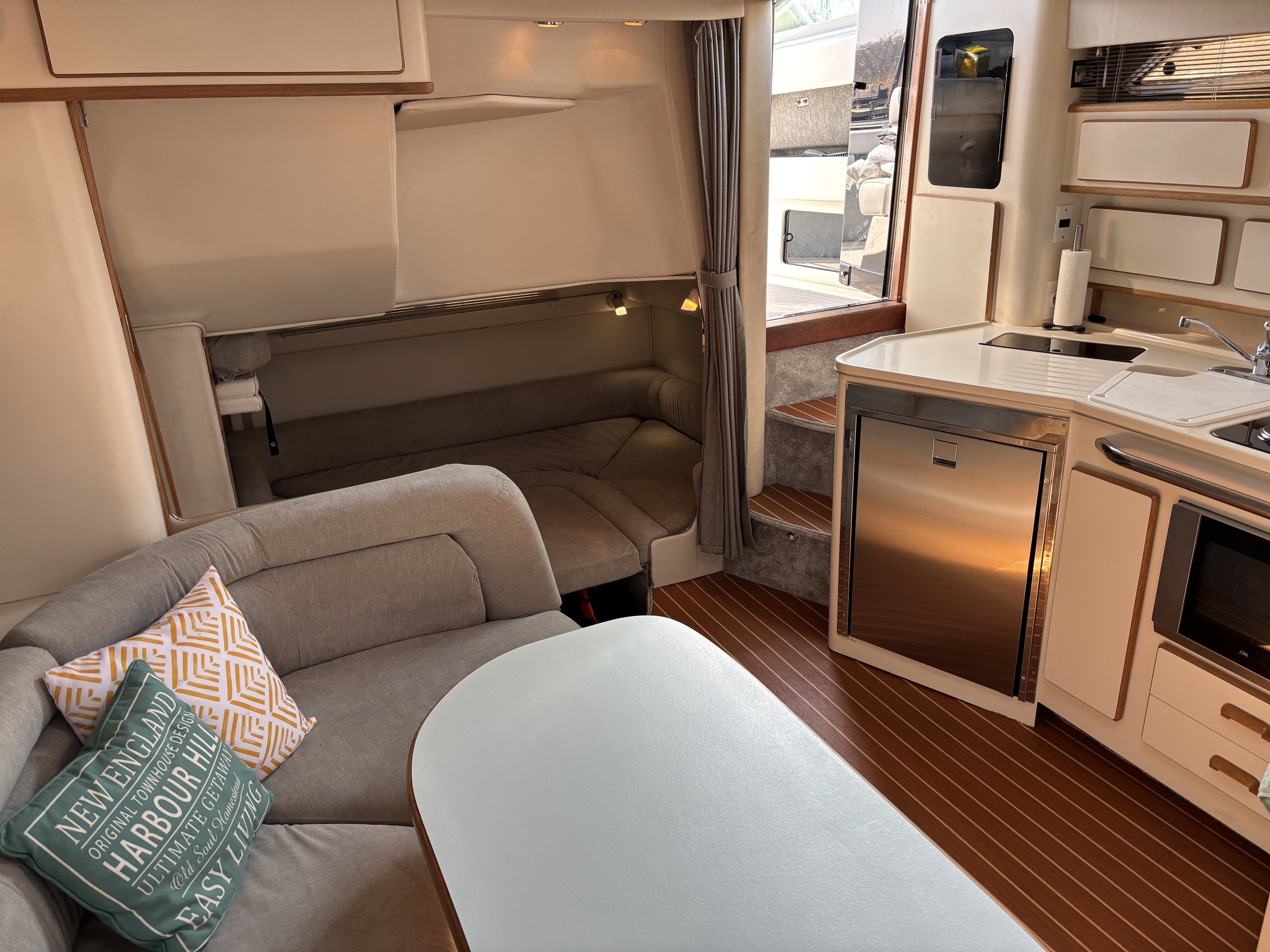 Sea Ray 370 Sundancer — foto 10 van 15