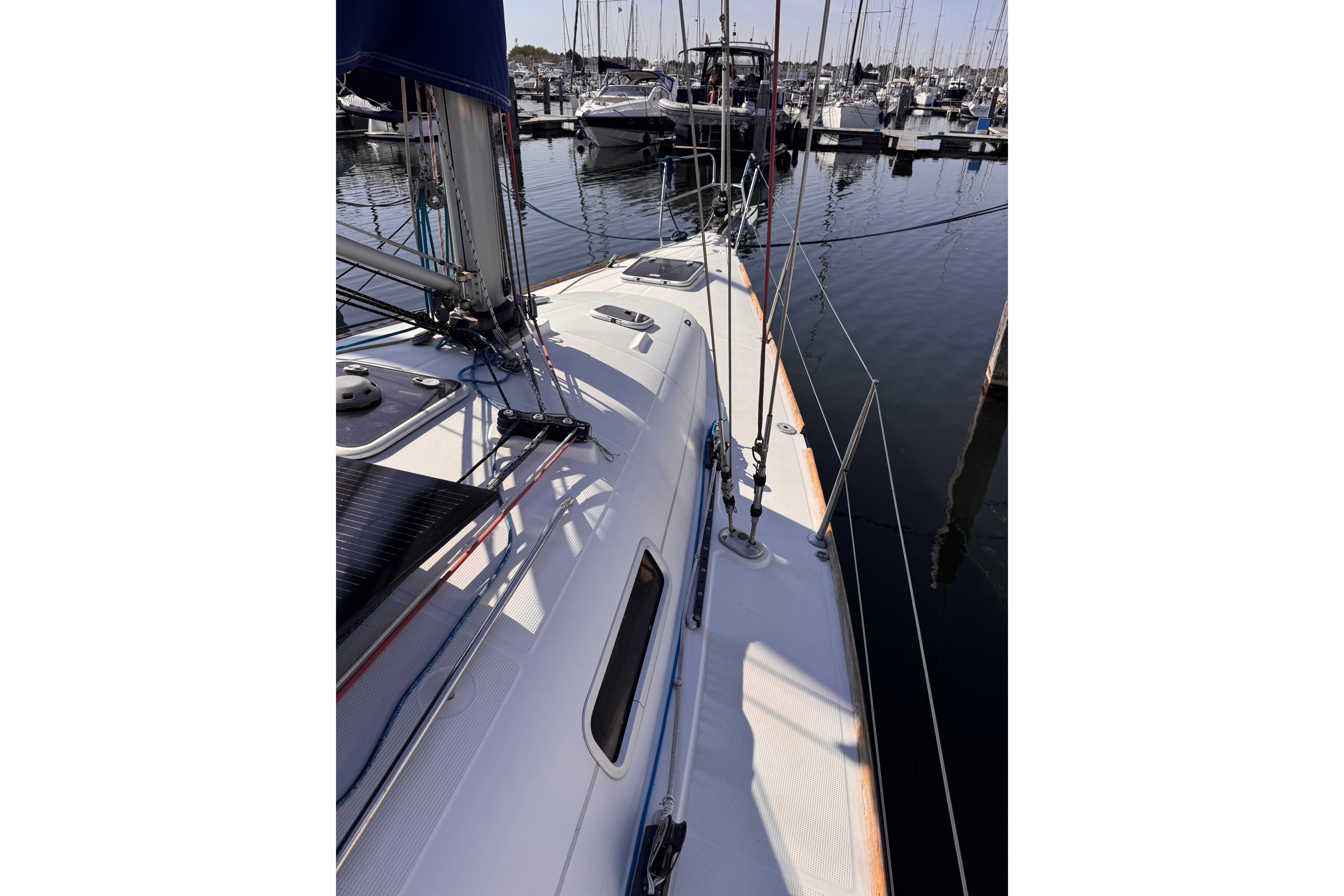 Beneteau First 36.7 — foto 5 van 11