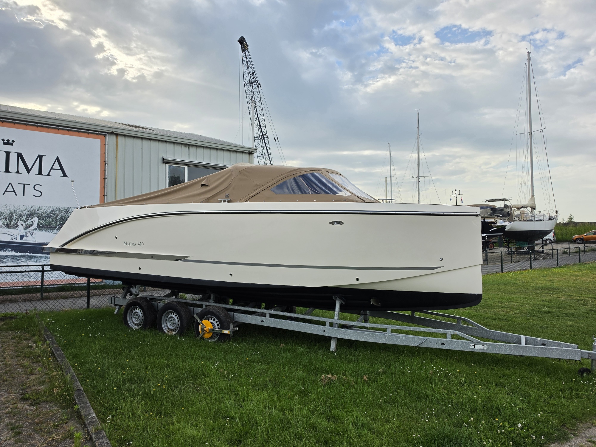 Maxima 740 Tender, 150PK Honda, Boegschroef, veel luxe, Champagne — foto 3 van 6