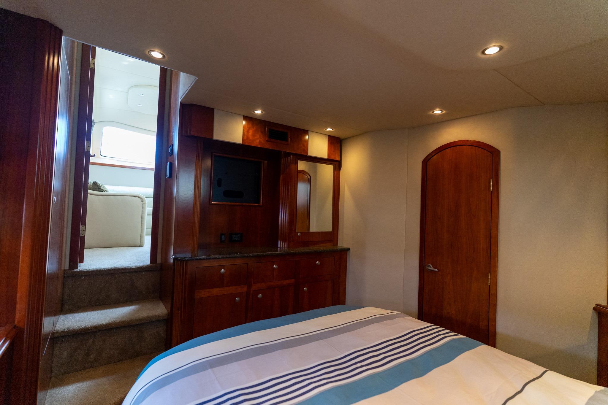 Cruisers Yachts 415 Express Motoryacht — foto 20 van 100