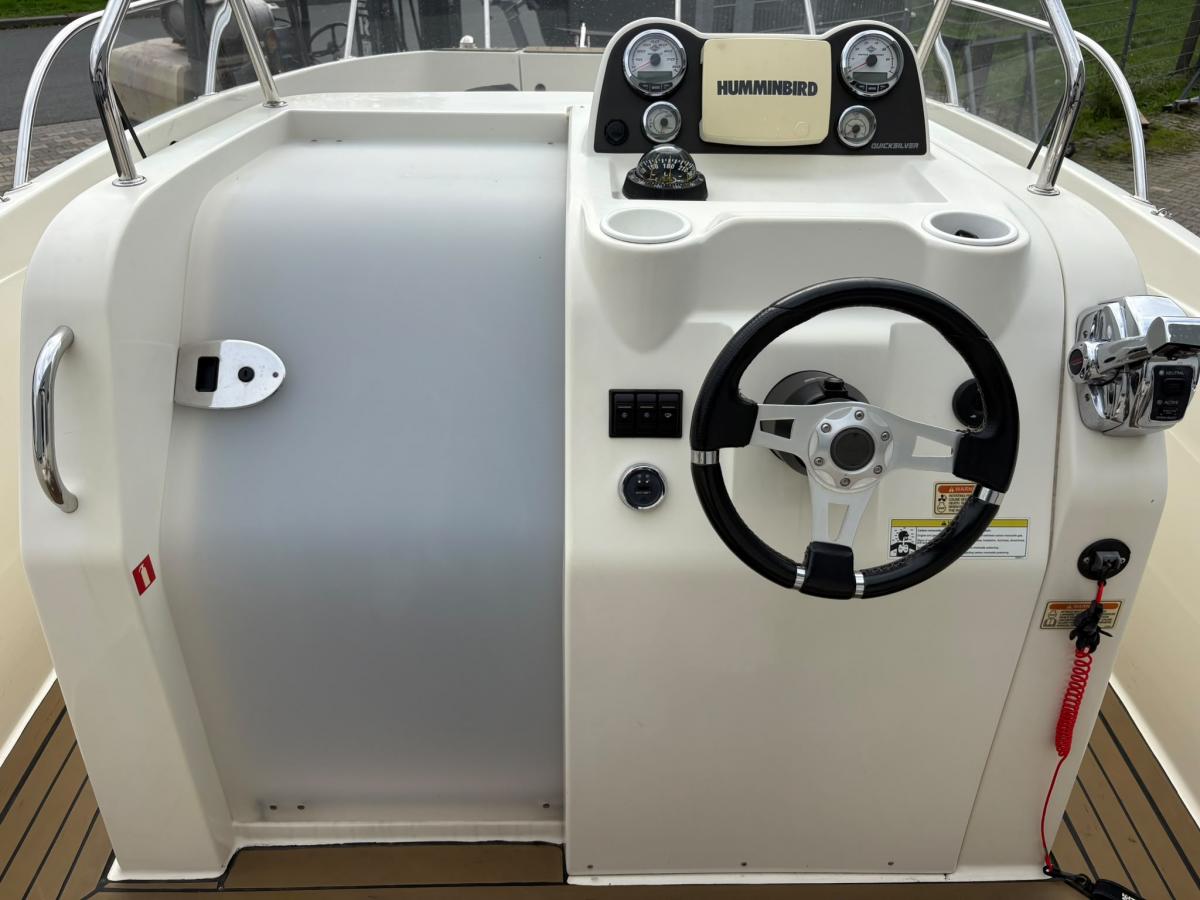 Quicksilver Active 675 — foto 9 van 13